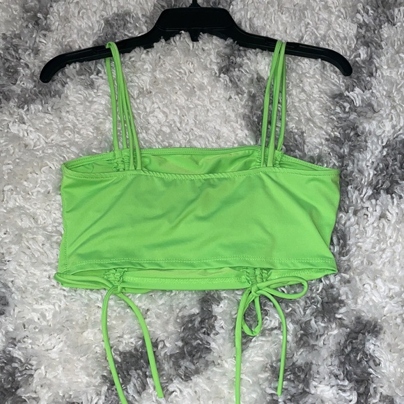 Neon green crop top - Picture 2 of 4